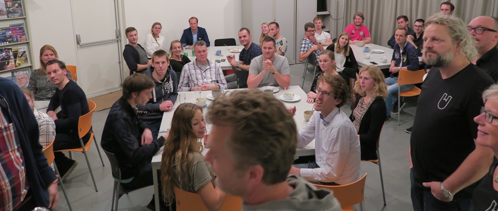 Na de heerlijke soep is het wachten op de mossels