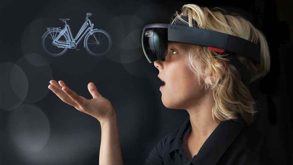 Jort Frankena ervaart de Batavus Bryte via de Microsoft Hololens