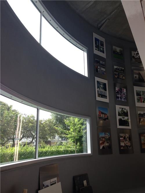 Ronde ramen, open werkruimte en veel licht Ronde ramen, open werkruimte en veel licht